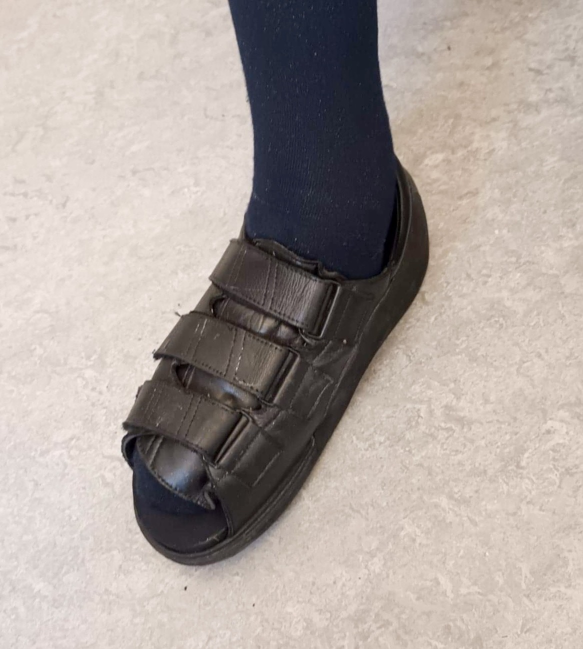 Leonardus med sko på.